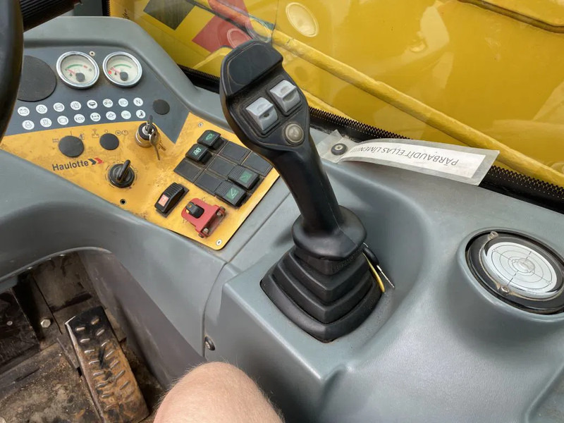 Teleskopiskais iekrāvējs Haulotte HTL 4017 - 4X4X4 - 5.617 HOURS - 17 METER - 4.000 KG: foto 15 Teleskopiskais iekrāvējs Haulotte HTL 4017 - 4X4X4 - 5.617 HOURS - 17 METER - 4.000 KG: foto 15