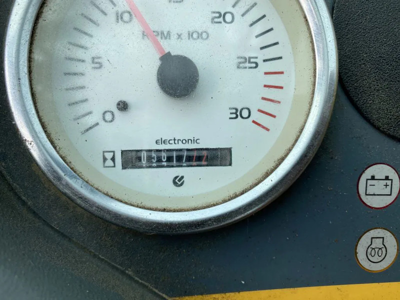 Teleskopiskais iekrāvējs Haulotte HTL 4017 - 4X4X4 - 5.617 HOURS - 17 METER - 4.000 KG: foto 18 Teleskopiskais iekrāvējs Haulotte HTL 4017 - 4X4X4 - 5.617 HOURS - 17 METER - 4.000 KG: foto 18