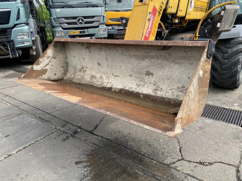 Teleskopiskais iekrāvējs Haulotte HTL 4017 - 4X4X4 - 5.617 HOURS - 17 METER - 4.000 KG: foto 10 Teleskopiskais iekrāvējs Haulotte HTL 4017 - 4X4X4 - 5.617 HOURS - 17 METER - 4.000 KG: foto 10