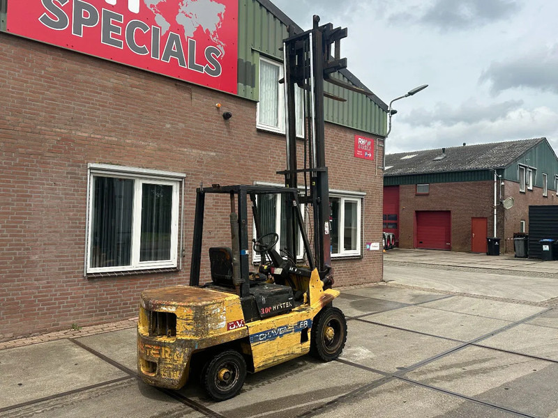 Hyster H3.00XL - 3 TONS - Dīzeļiekrāvējs: foto 4 Hyster H3.00XL - 3 TONS - Dīzeļiekrāvējs: foto 4