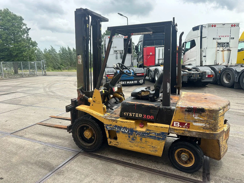 Hyster H3.00XL - 3 TONS - Dīzeļiekrāvējs: foto 2 Hyster H3.00XL - 3 TONS - Dīzeļiekrāvējs: foto 2