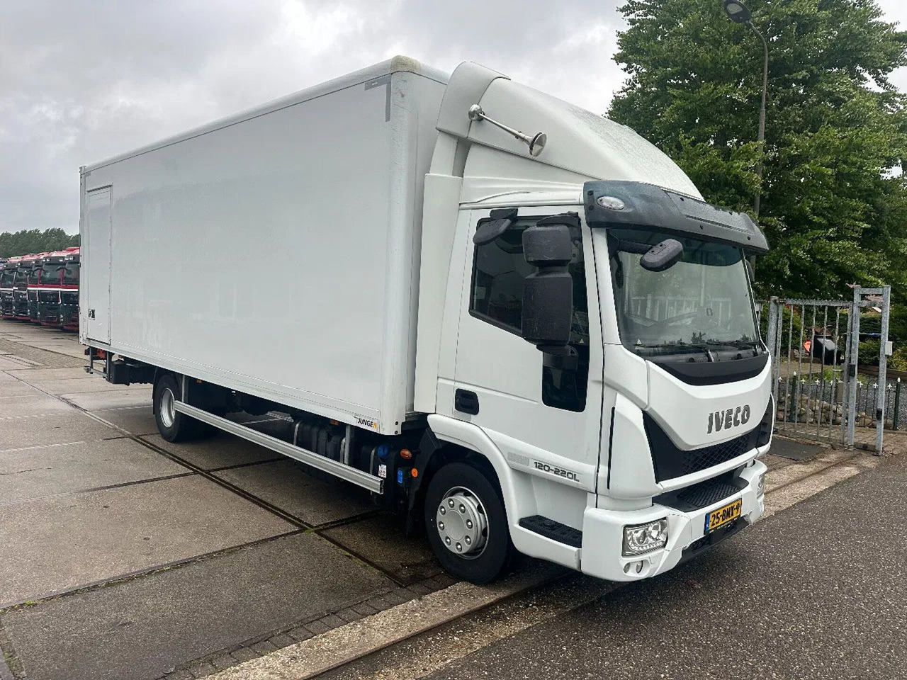 Iveco ML 120 -220 L, DHOLLANDIA LIFT, BOX 726X250X240 - Kravas automašīna ar slēgto virsbūvi: foto 3 Iveco ML 120 -220 L, DHOLLANDIA LIFT, BOX 726X250X240 - Kravas automašīna ar slēgto virsbūvi: foto 3