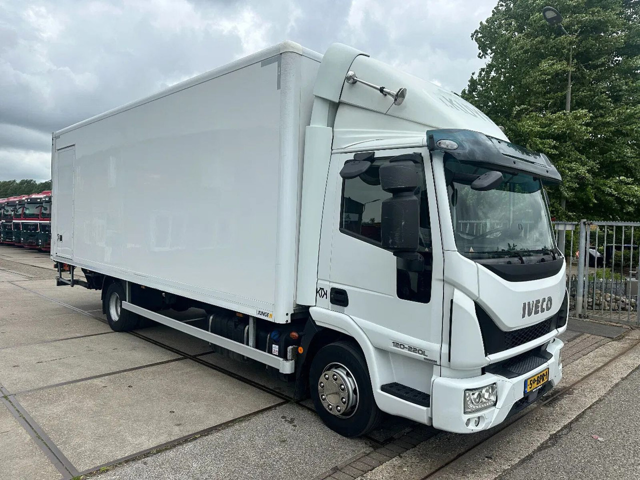 Iveco ML 120 -220 L, DHOLLANDIA LIFT, BOX 730X250X240 - Kravas automašīna ar slēgto virsbūvi: foto 3 Iveco ML 120 -220 L, DHOLLANDIA LIFT, BOX 730X250X240 - Kravas automašīna ar slēgto virsbūvi: foto 3