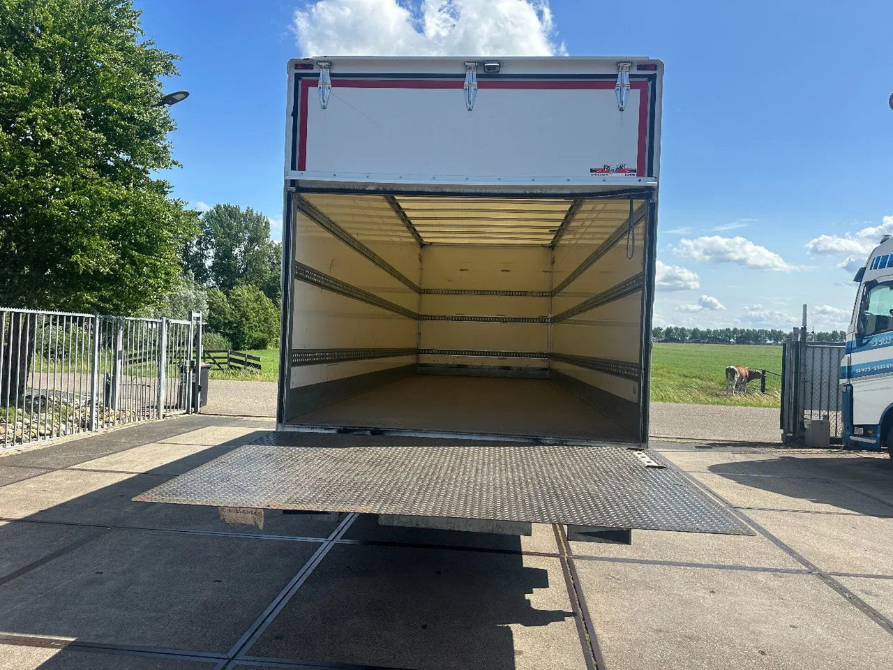 Iveco ML 150 -220, DHOLLANDIA LIFT, BOX 760X250X250 CM - Kravas automašīna ar slēgto virsbūvi: foto 5 Iveco ML 150 -220, DHOLLANDIA LIFT, BOX 760X250X250 CM - Kravas automašīna ar slēgto virsbūvi: foto 5