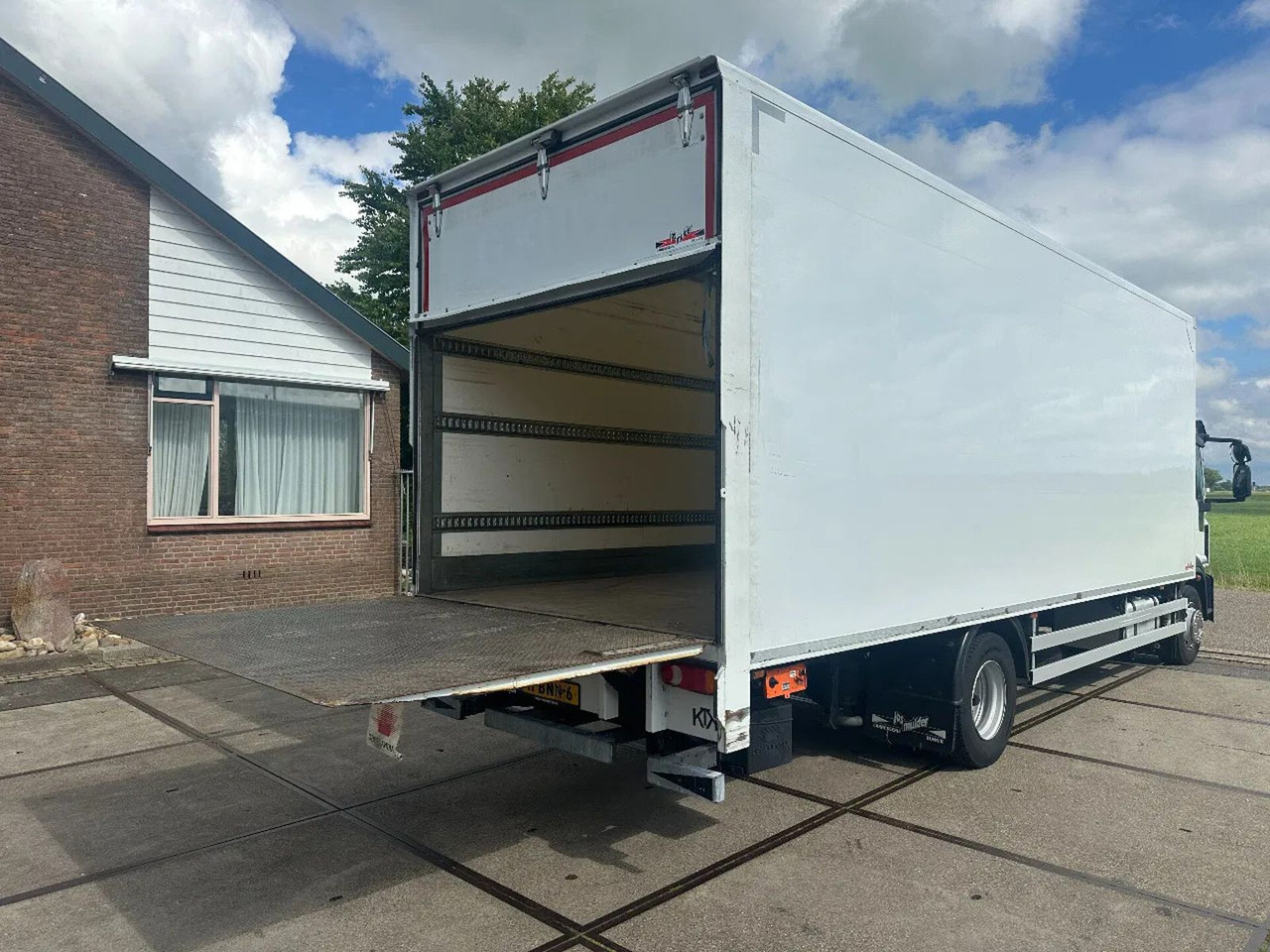 Iveco ML 150 -220, DHOLLANDIA LIFT, BOX 760X250X250 CM - Kravas automašīna ar slēgto virsbūvi: foto 4 Iveco ML 150 -220, DHOLLANDIA LIFT, BOX 760X250X250 CM - Kravas automašīna ar slēgto virsbūvi: foto 4