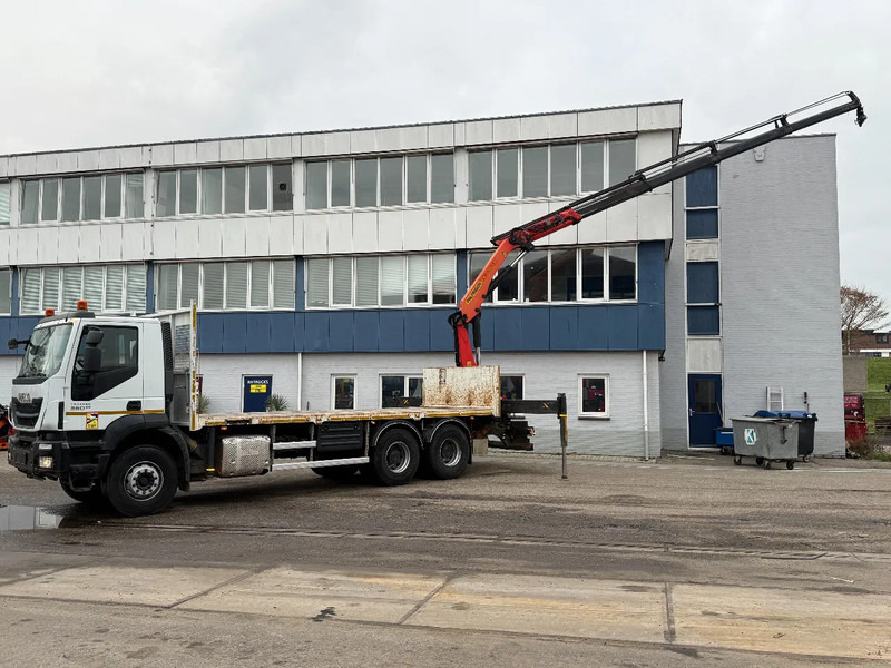 Iveco Trakker 360 6X4 EURO 6 + PALFINGER PK20001K + REMOTE CONTROL - Bortu kravas automašīna/ Platforma, Kravas auto ar manipulatoru: foto 2 Iveco Trakker 360 6X4 EURO 6 + PALFINGER PK20001K + REMOTE CONTROL - Bortu kravas automašīna/ Platforma, Kravas auto ar manipulatoru: foto 2