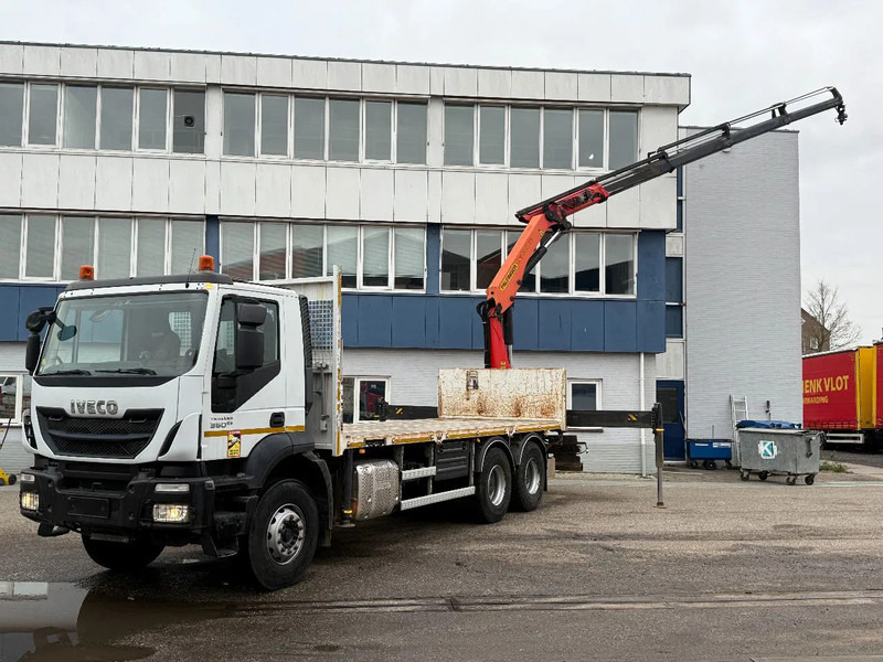 Iveco Trakker 360 6X4 EURO 6 + PALFINGER PK20001K + REMOTE CONTROL - Kravas auto ar manipulatoru: foto 2 Iveco Trakker 360 6X4 EURO 6 + PALFINGER PK20001K + REMOTE CONTROL - Kravas auto ar manipulatoru: foto 2