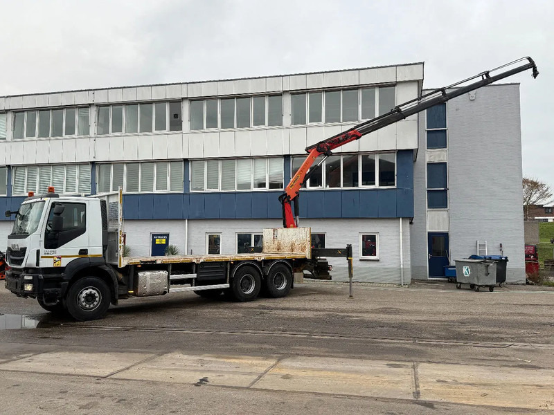 Iveco Trakker 360 6X4 EURO 6 + PALFINGER PK20001K + REMOTE CONTROL - Kravas auto ar manipulatoru: foto 3 Iveco Trakker 360 6X4 EURO 6 + PALFINGER PK20001K + REMOTE CONTROL - Kravas auto ar manipulatoru: foto 3