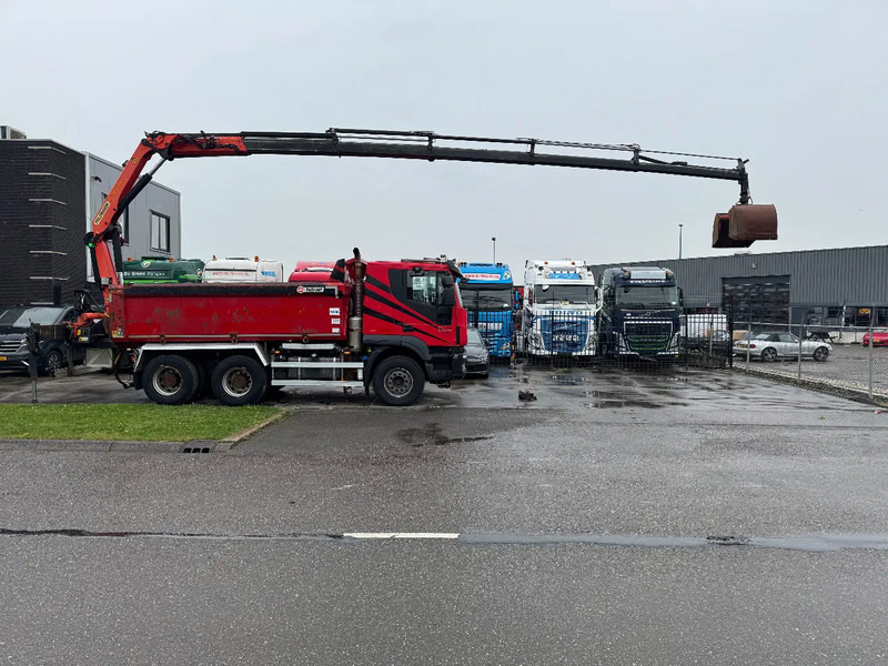 Iveco Trakker 500 6X4 EURO 6 KIPPER + PALFINGER PK18002 FULL STEEL - Kravas automašīna pašizgāzējs, Kravas auto ar manipulatoru: foto 4 Iveco Trakker 500 6X4 EURO 6 KIPPER + PALFINGER PK18002 FULL STEEL - Kravas automašīna pašizgāzējs, Kravas auto ar manipulatoru: foto 4