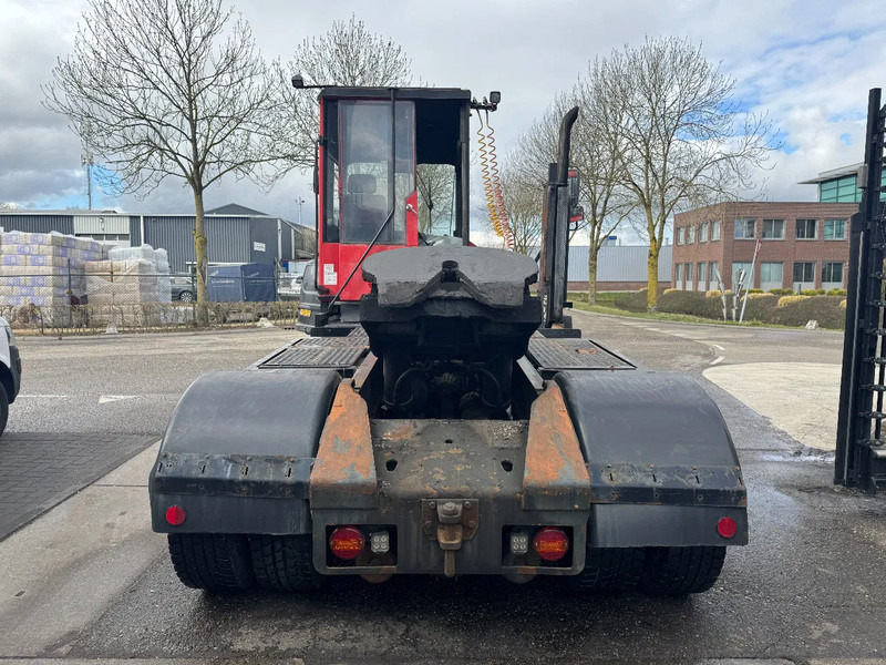 Kalmar TT612D 4X2 - Termināļa traktors: foto 5 Kalmar TT612D 4X2 - Termināļa traktors: foto 5
