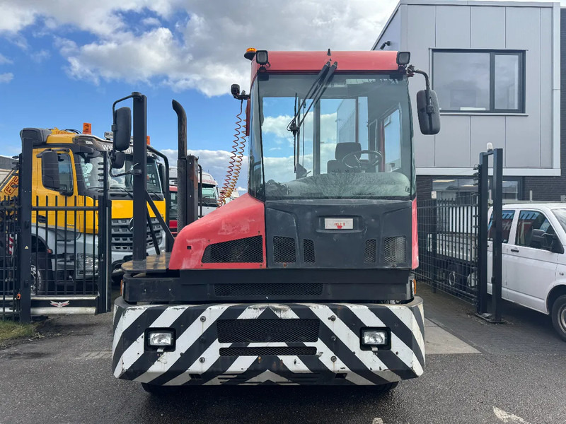 Kalmar TT612D 4X2 - Termināļa traktors: foto 2 Kalmar TT612D 4X2 - Termināļa traktors: foto 2