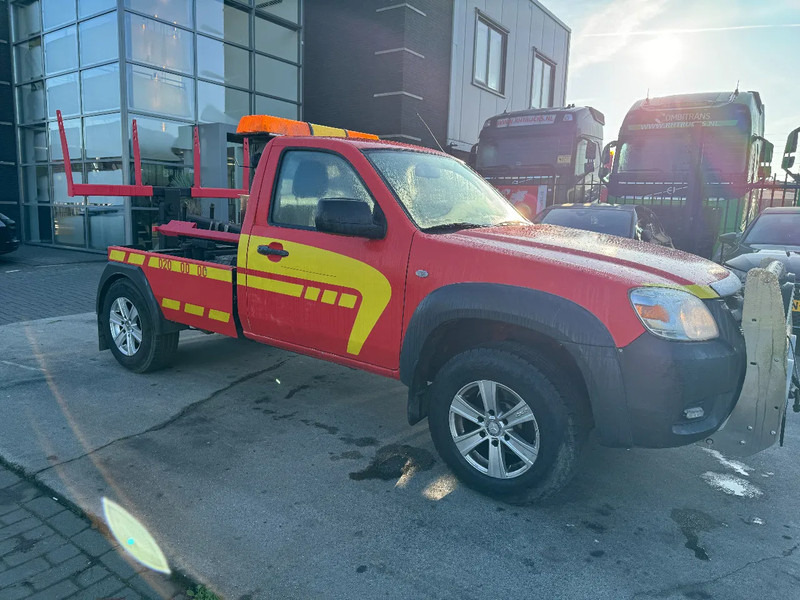 Mazda BT-50 4X4 + TOW TRUCK + DOUBLE WINCH + REMOTE - Komercauto: foto 3 Mazda BT-50 4X4 + TOW TRUCK + DOUBLE WINCH + REMOTE - Komercauto: foto 3