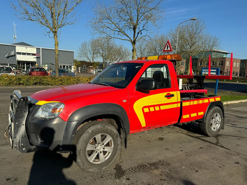 Mazda BT-50 4X4 + TOW TRUCK + DOUBLE WINCH + REMOTE - Komercauto: foto 1 Mazda BT-50 4X4 + TOW TRUCK + DOUBLE WINCH + REMOTE - Komercauto: foto 1