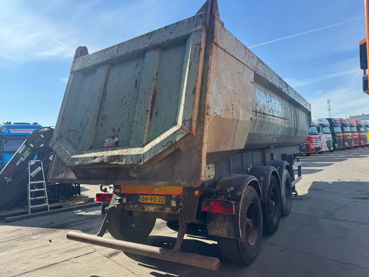 Langendorf 3 AXLE - BPW + TIPPER - Puspiekabe pašizgāzējs: foto 4 Langendorf 3 AXLE - BPW + TIPPER - Puspiekabe pašizgāzējs: foto 4