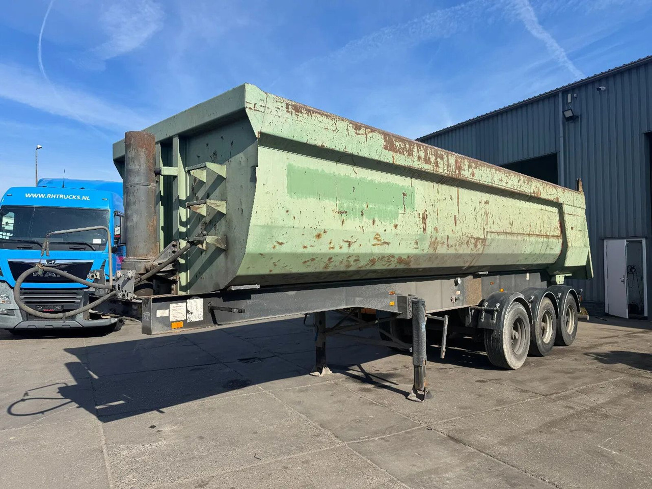 Langendorf 3 AXLE - BPW + TIPPER - Puspiekabe pašizgāzējs: foto 1 Langendorf 3 AXLE - BPW + TIPPER - Puspiekabe pašizgāzējs: foto 1