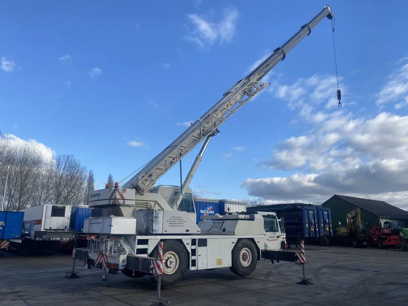 Liebherr LTM1030 - Visurgājējs celtnis: foto 2 Liebherr LTM1030 - Visurgājējs celtnis: foto 2