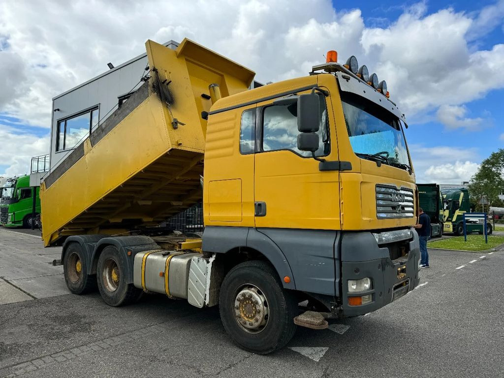 MAN TGA 26.530 6X4 MANUAL 3 PEDALS - Kravas automašīna pašizgāzējs: foto 2 MAN TGA 26.530 6X4 MANUAL 3 PEDALS - Kravas automašīna pašizgāzējs: foto 2