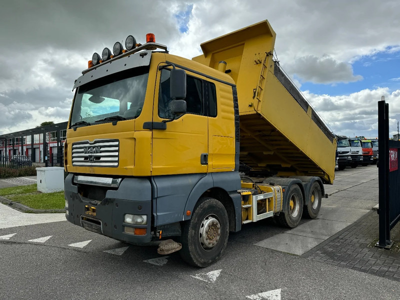 MAN TGA 26.530 6X4 MANUAL 3 PEDALS TIPPER KIPPER - Kravas automašīna pašizgāzējs: foto 1 MAN TGA 26.530 6X4 MANUAL 3 PEDALS TIPPER KIPPER - Kravas automašīna pašizgāzējs: foto 1