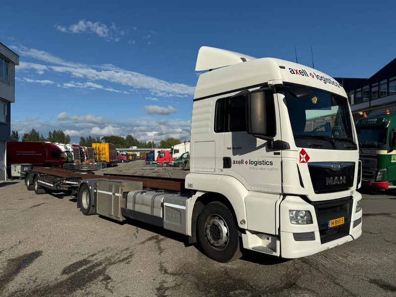MAN TGS 18.420 EURO 6 + KRONE 2 AXLE + 2x DHOLLANDIA LIFT - Konteineru vedējs/ Kravas automašīna ar noņemamā virsbūve: foto 3 MAN TGS 18.420 EURO 6 + KRONE 2 AXLE + 2x DHOLLANDIA LIFT - Konteineru vedējs/ Kravas automašīna ar noņemamā virsbūve: foto 3