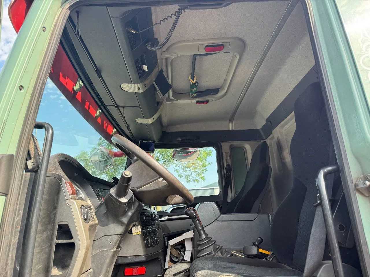 Pacēlājs ar āķi, Kravas auto ar manipulatoru MAN TGS 35.480 8X4 HMF 2420 K5 + HMF ABLE + REMOTE C: foto 11