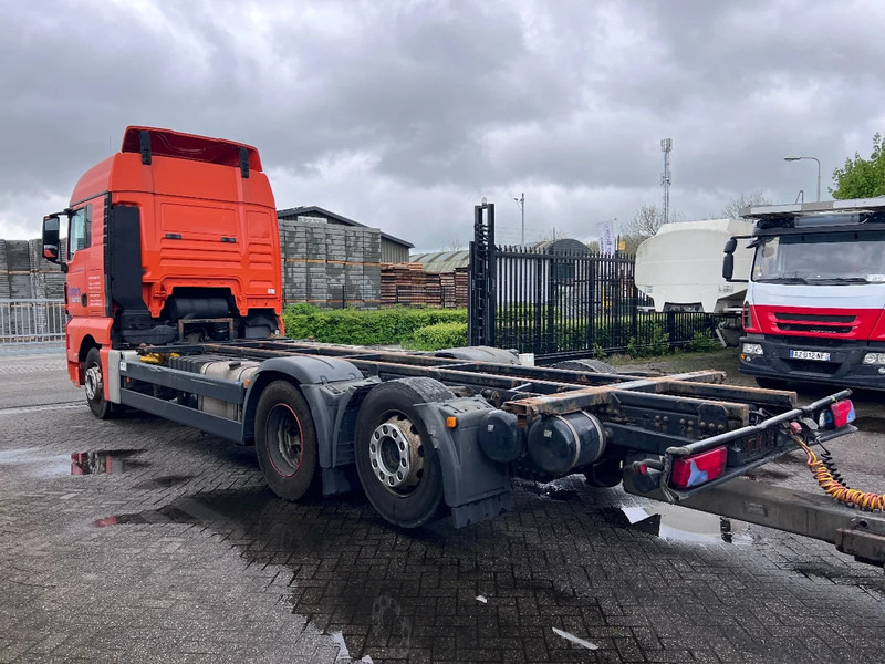 MAN TGX 26.440 XLX 6X2 EURO 5 - BDF CHASSIS + RETARDER - Konteineru vedējs/ Kravas automašīna ar noņemamā virsbūve: foto 5 MAN TGX 26.440 XLX 6X2 EURO 5 - BDF CHASSIS + RETARDER - Konteineru vedējs/ Kravas automašīna ar noņemamā virsbūve: foto 5