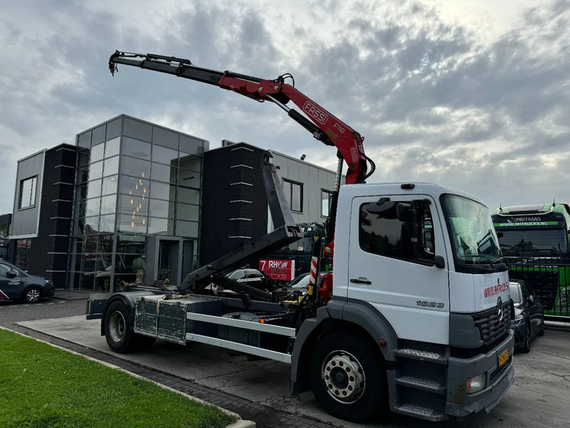 Mercedes-Benz Atego 1923 + 2011 FASSI F110 + 2011 VDS HOOKLIFT - Kravas auto ar manipulatoru: foto 1 Mercedes-Benz Atego 1923 + 2011 FASSI F110 + 2011 VDS HOOKLIFT - Kravas auto ar manipulatoru: foto 1
