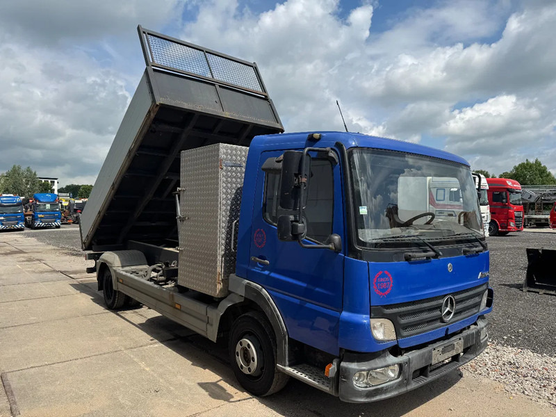 Mercedes-Benz Atego 815 4X2 3 WAY KIPPER FULL STEEL MANUAL GEAR - Kravas automašīna pašizgāzējs: foto 2 Mercedes-Benz Atego 815 4X2 3 WAY KIPPER FULL STEEL MANUAL GEAR - Kravas automašīna pašizgāzējs: foto 2