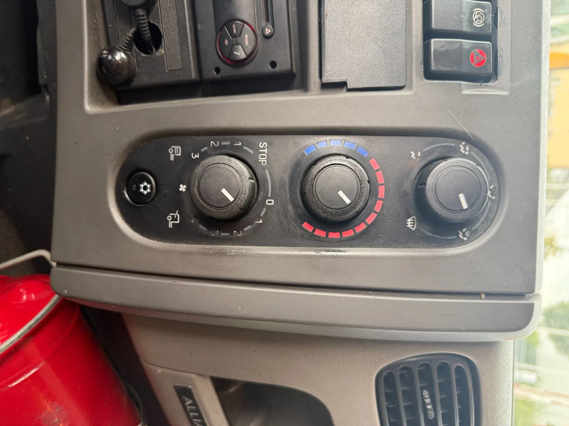 Renault Premium 380 380 6X2 STUURAS - Kravas automašīna ar slēgto virsbūvi: foto 5 Renault Premium 380 380 6X2 STUURAS - Kravas automašīna ar slēgto virsbūvi: foto 5