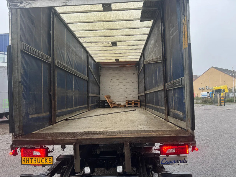 Scania P230 4X2 MANUAL + ZEPRO 2500 KG LIFT + REMOTE CONTROL - Kravas automašīna ar tentu: foto 5 Scania P230 4X2 MANUAL + ZEPRO 2500 KG LIFT + REMOTE CONTROL - Kravas automašīna ar tentu: foto 5