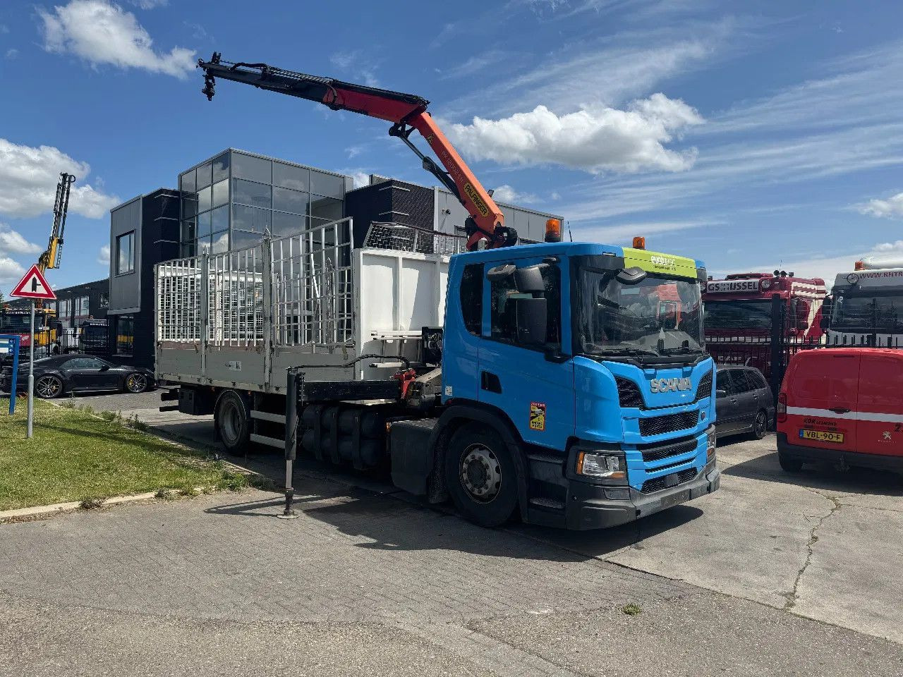 Scania P280 4X2 EURO 6 PALFINGER PK12002 + REMOTE CONTR - Bortu kravas automašīna/ Platforma, Kravas auto ar manipulatoru: foto 1 Scania P280 4X2 EURO 6 PALFINGER PK12002 + REMOTE CONTR - Bortu kravas automašīna/ Platforma, Kravas auto ar manipulatoru: foto 1