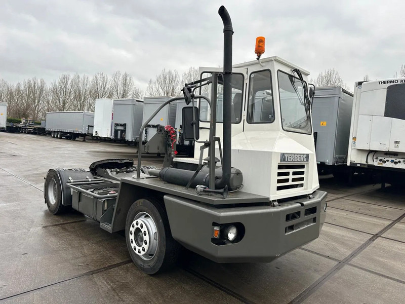 Terberg YT YT17 - Termināļa traktors: foto 1 Terberg YT YT17 - Termināļa traktors: foto 1