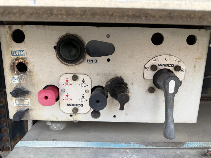 Bortu puspiekabe/ Platforma Van Hool VHLO-205 AN, HIAB 099E-1HIPRO REMOTE CONTROLE: foto 18 Bortu puspiekabe/ Platforma Van Hool VHLO-205 AN, HIAB 099E-1HIPRO REMOTE CONTROLE: foto 18