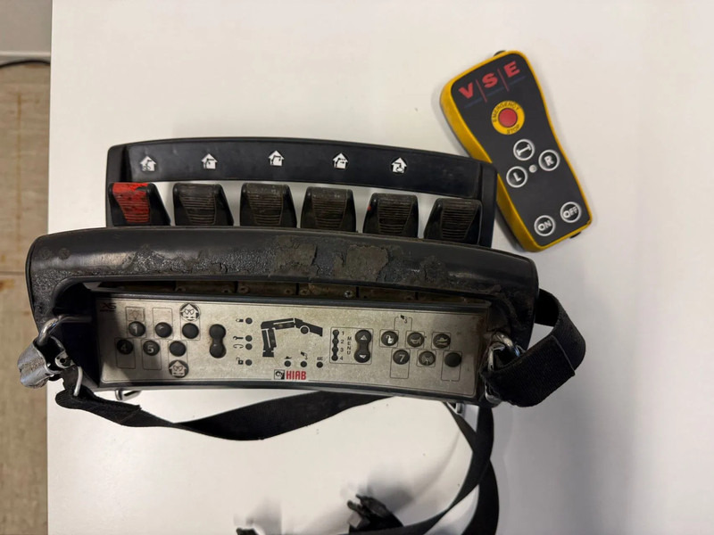 Van Hool VHLO-205 AN, HIAB 099E-1HIPRO REMOTE CONTROLE - Bortu puspiekabe/ Platforma: foto 3 Van Hool VHLO-205 AN, HIAB 099E-1HIPRO REMOTE CONTROLE - Bortu puspiekabe/ Platforma: foto 3