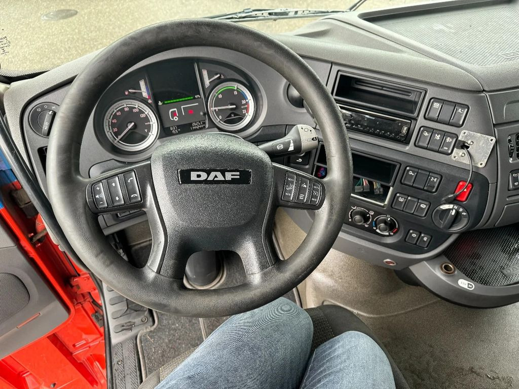 Vilcējs DAF XF 440 4X2 LOW DECK EURO 6: foto 13