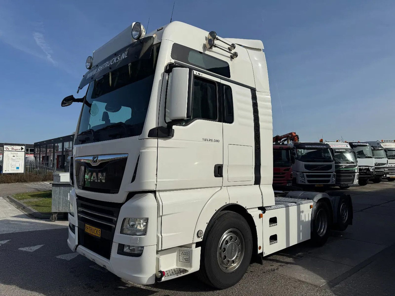 MAN TGX 26.500 6X2 - EURO 6 + LIFTING AXLE - Vilcējs: foto 3 MAN TGX 26.500 6X2 - EURO 6 + LIFTING AXLE - Vilcējs: foto 3