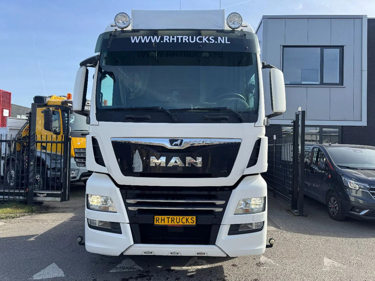 MAN TGX 26.500 6X2 - EURO 6 + LIFTING AXLE - Vilcējs: foto 2 MAN TGX 26.500 6X2 - EURO 6 + LIFTING AXLE - Vilcējs: foto 2