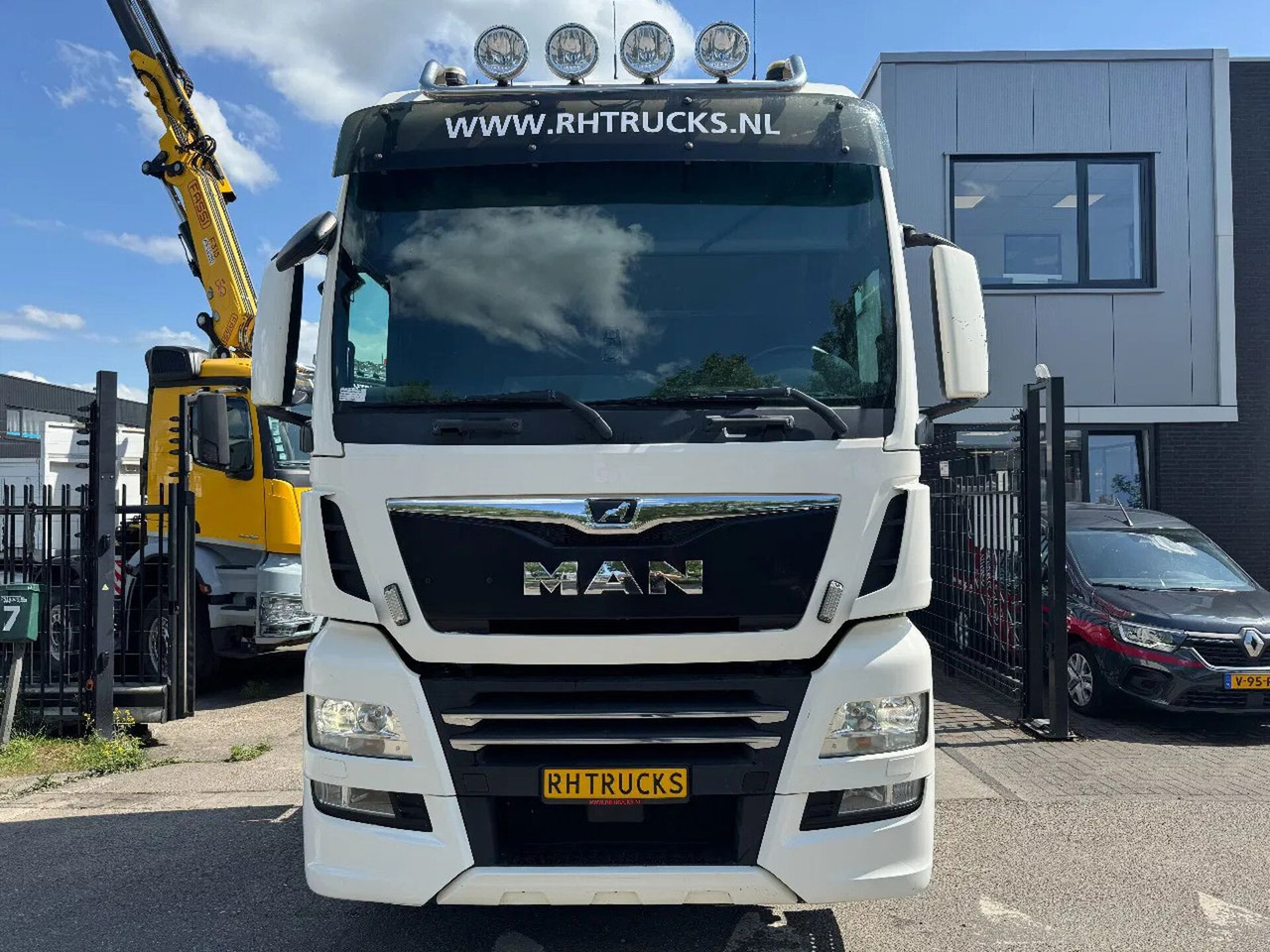 MAN TGX 28.500 6X2 EURO 6 RETARDER DOUBLE AIR - Vilcējs: foto 2 MAN TGX 28.500 6X2 EURO 6 RETARDER DOUBLE AIR - Vilcējs: foto 2