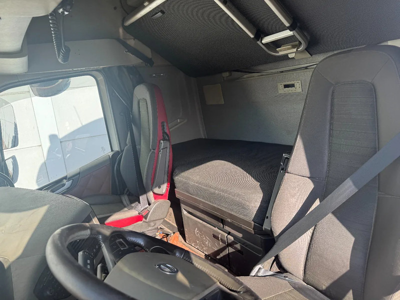 Vilcējs Volvo FH 13.540 8X4, 150 TON, INTARDER, 566862 KM: foto 11