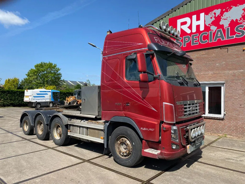 Volvo FH 16.700 FH16-700 8X4 140 TON FULL STEEL - Vilcējs: foto 4 Volvo FH 16.700 FH16-700 8X4 140 TON FULL STEEL - Vilcējs: foto 4