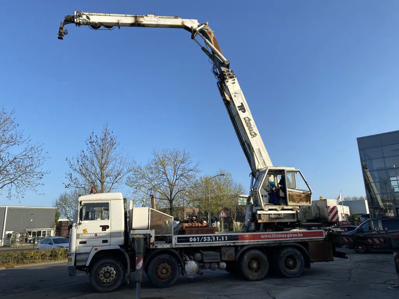 Volvo F 12 8X4 + CORMACH 87000 CRANE - 8.642 HOURS - Kravas auto ar manipulatoru: foto 1 Volvo F 12 8X4 + CORMACH 87000 CRANE - 8.642 HOURS - Kravas auto ar manipulatoru: foto 1