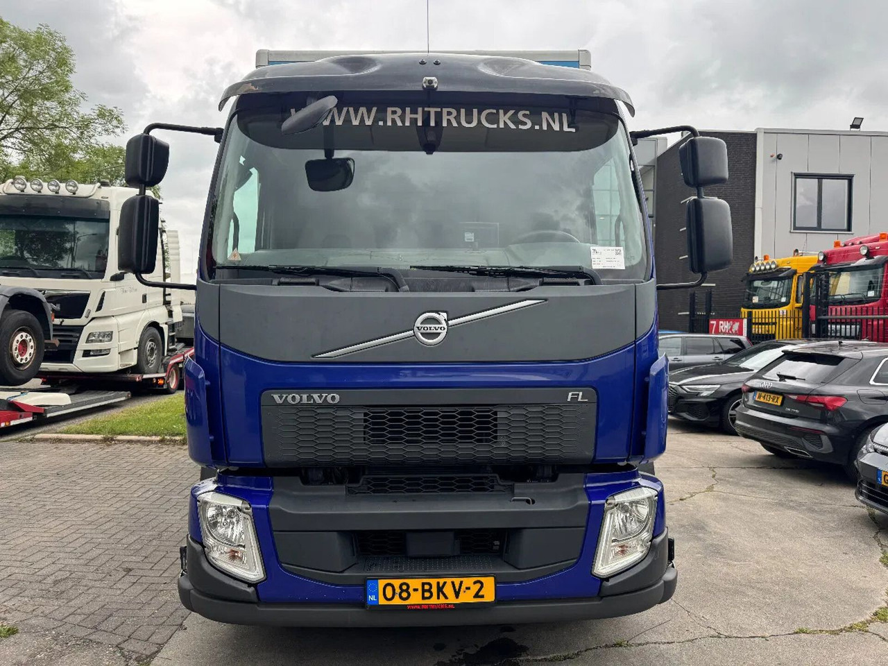 Volvo FL 250 4X2 EURO 6 DHOLLANDIA LIFT + CARGOLOCK TÜ - Kravas automašīna ar slēgto virsbūvi: foto 2 Volvo FL 250 4X2 EURO 6 DHOLLANDIA LIFT + CARGOLOCK TÜ - Kravas automašīna ar slēgto virsbūvi: foto 2