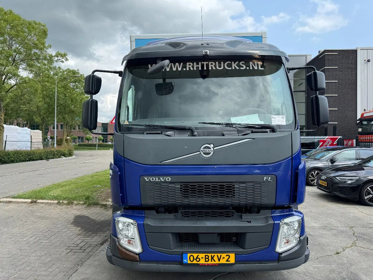 Volvo FL 250 4X2 - EURO 6 + DHOLLANDIA LIFT + TÜV 04-2 - Kravas automašīna ar slēgto virsbūvi: foto 3 Volvo FL 250 4X2 - EURO 6 + DHOLLANDIA LIFT + TÜV 04-2 - Kravas automašīna ar slēgto virsbūvi: foto 3