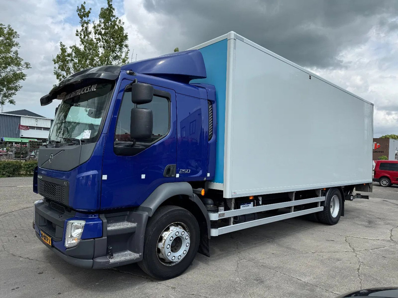 Volvo FL 250 4X2 - EURO 6 + DHOLLANDIA LIFT + TÜV 04-2 - Kravas automašīna ar slēgto virsbūvi: foto 2 Volvo FL 250 4X2 - EURO 6 + DHOLLANDIA LIFT + TÜV 04-2 - Kravas automašīna ar slēgto virsbūvi: foto 2