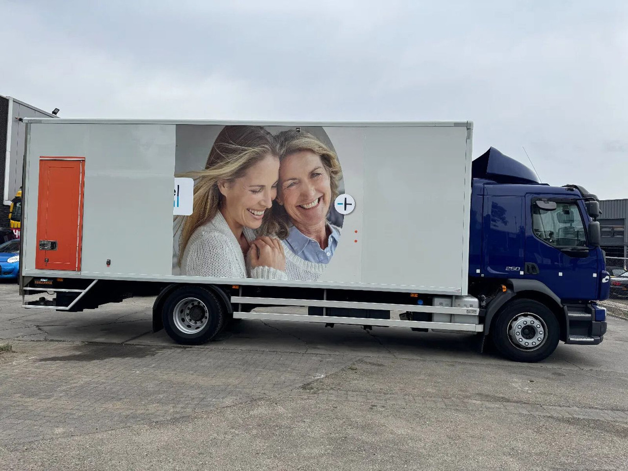 Volvo FL 250 4X2 - EURO 6 + DHOLLANDIA LIFT + TÜV 04-2 - Kravas automašīna ar slēgto virsbūvi: foto 3 Volvo FL 250 4X2 - EURO 6 + DHOLLANDIA LIFT + TÜV 04-2 - Kravas automašīna ar slēgto virsbūvi: foto 3