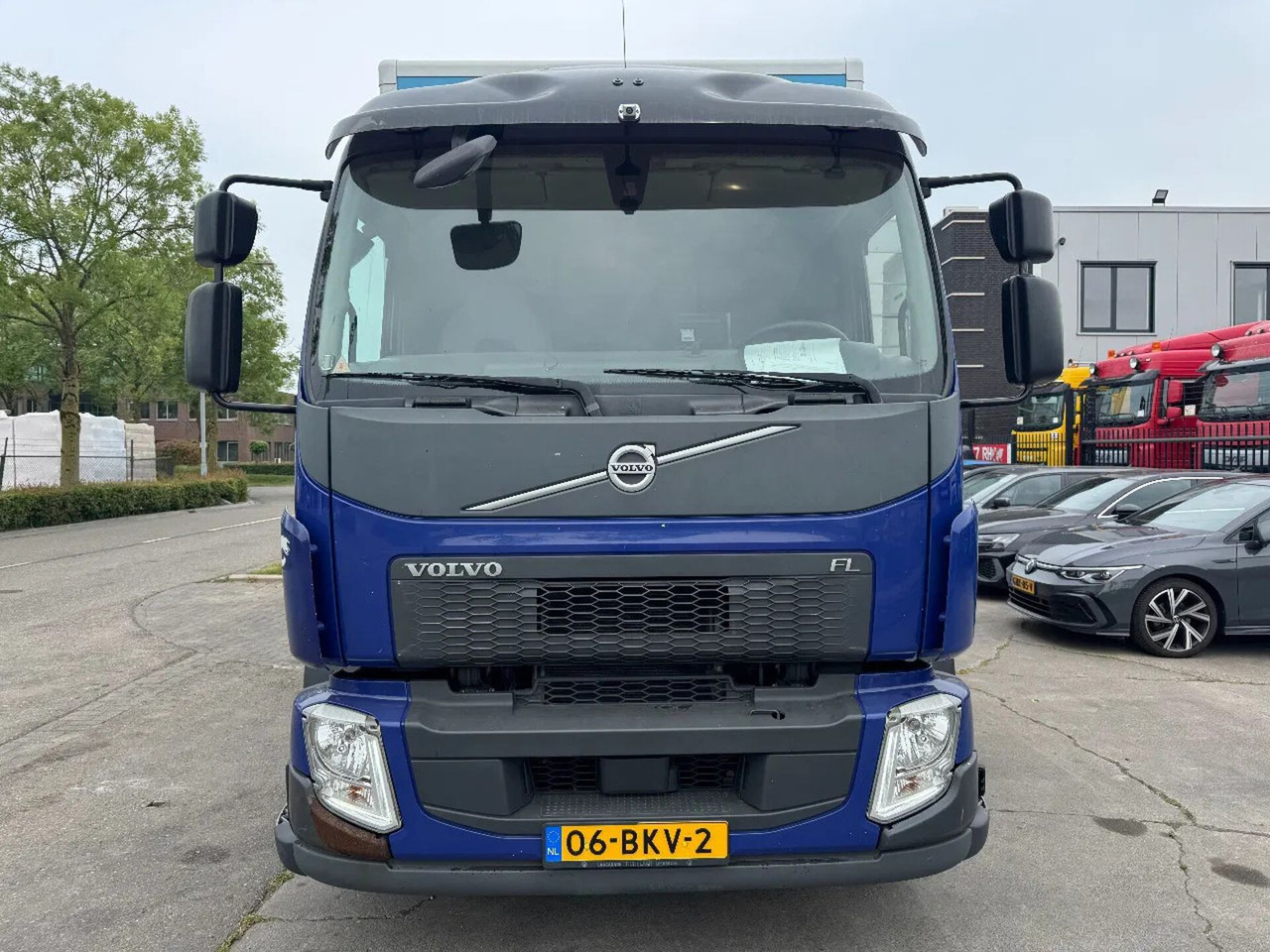 Volvo FL 250 4X2 - EURO 6 + DHOLLANDIA LIFT + TÜV 04-2 - Kravas automašīna ar slēgto virsbūvi: foto 2 Volvo FL 250 4X2 - EURO 6 + DHOLLANDIA LIFT + TÜV 04-2 - Kravas automašīna ar slēgto virsbūvi: foto 2