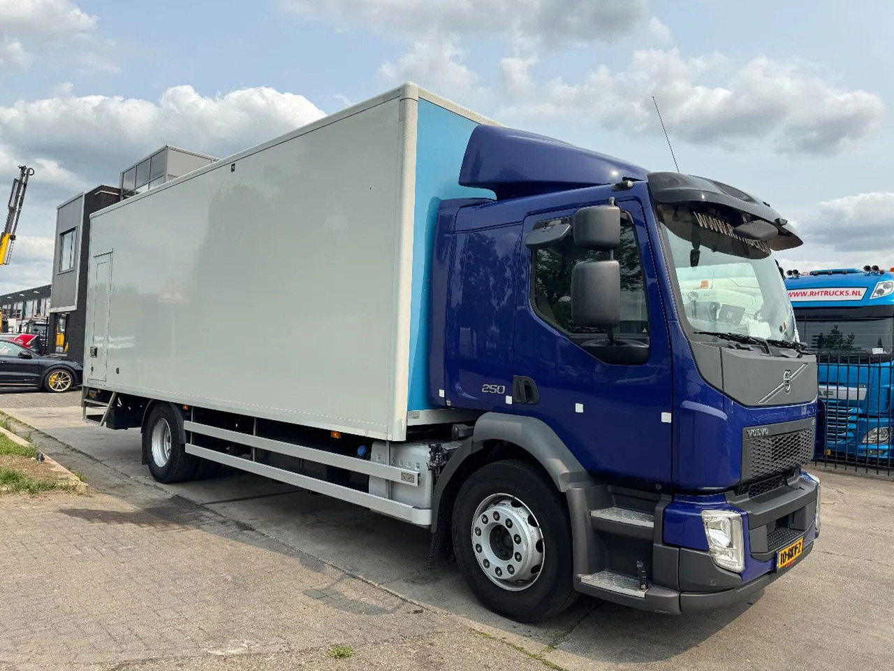 Volvo FL 250 4X2 - EURO 6 + DHOLLANDIA LIFT + TÜV 05-2 - Kravas automašīna ar slēgto virsbūvi: foto 4 Volvo FL 250 4X2 - EURO 6 + DHOLLANDIA LIFT + TÜV 05-2 - Kravas automašīna ar slēgto virsbūvi: foto 4