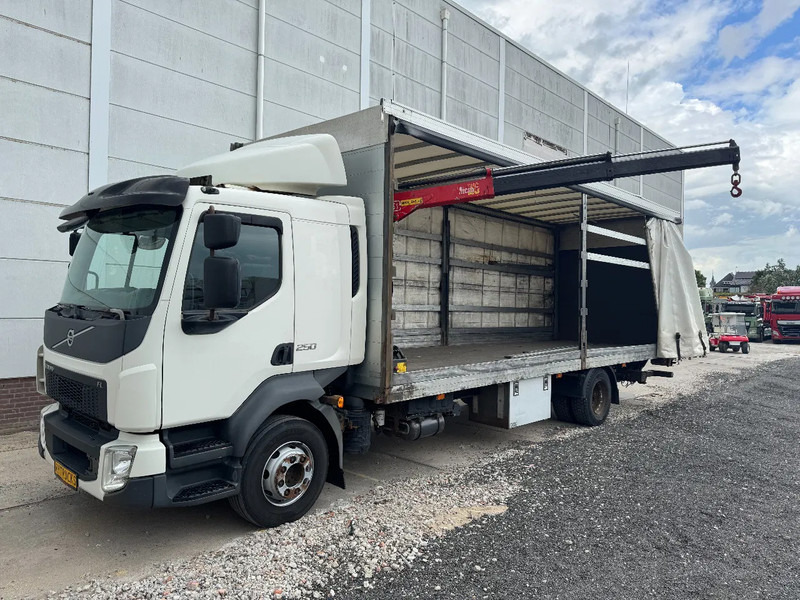Volvo FL 250 4X2 EURO 6 + FASSI MICRO M25A.12 - Kravas automašīna ar tentu, Kravas auto ar manipulatoru: foto 1 Volvo FL 250 4X2 EURO 6 + FASSI MICRO M25A.12 - Kravas automašīna ar tentu, Kravas auto ar manipulatoru: foto 1