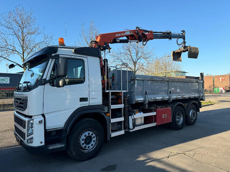 Volvo FM 330 6X2 - EURO 5 + ATLAS 126.3E A2 + REMOTE + LIFT/STEERING AXLE - Kravas automašīna pašizgāzējs, Kravas auto ar manipulatoru: foto 2 Volvo FM 330 6X2 - EURO 5 + ATLAS 126.3E A2 + REMOTE + LIFT/STEERING AXLE - Kravas automašīna pašizgāzējs, Kravas auto ar manipulatoru: foto 2