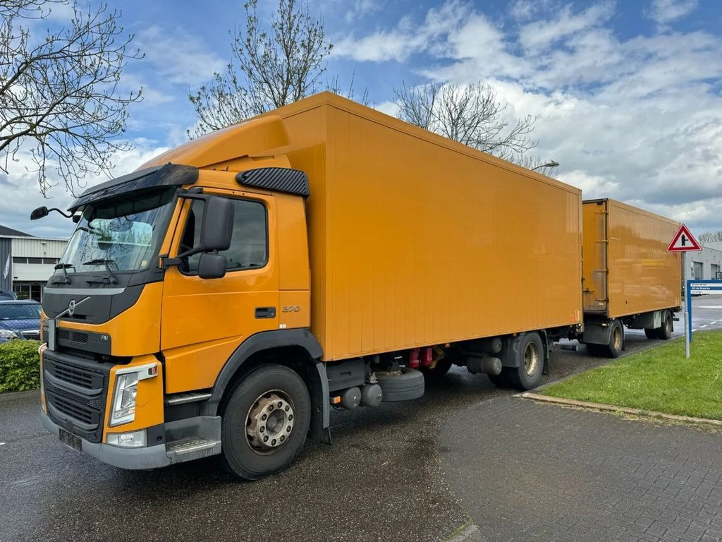 Volvo FM 370 4X2 EURO 6 + HANGER + CARGOBOX + CARGOLIF - Kravas automašīna ar slēgto virsbūvi: foto 1 Volvo FM 370 4X2 EURO 6 + HANGER + CARGOBOX + CARGOLIF - Kravas automašīna ar slēgto virsbūvi: foto 1