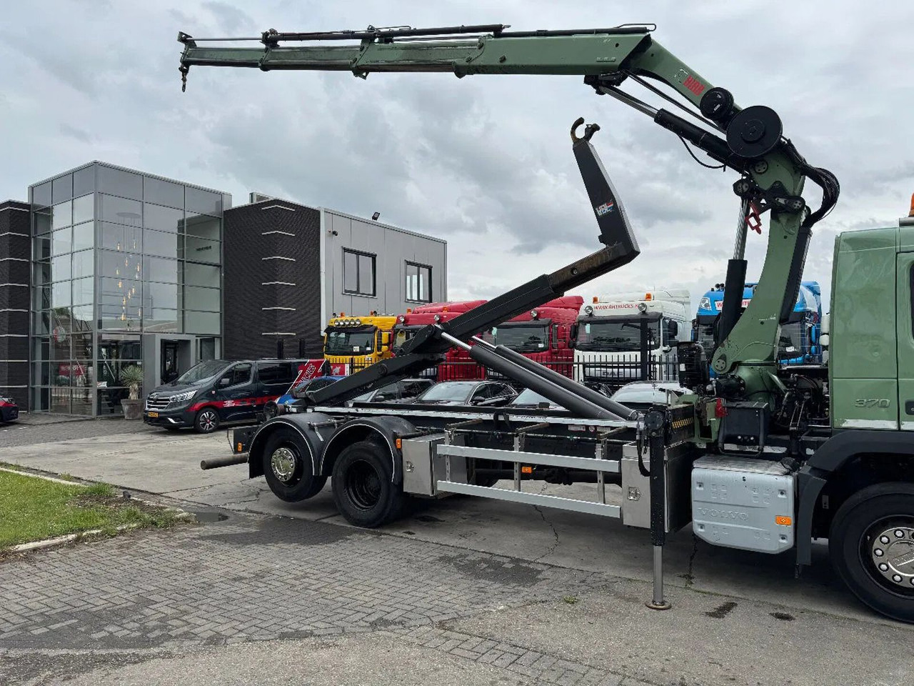 Volvo FM 370 6X2 VDL 21T HOOK + HIAB 211 + REMOTE CONT - Kravas auto ar manipulatoru: foto 4 Volvo FM 370 6X2 VDL 21T HOOK + HIAB 211 + REMOTE CONT - Kravas auto ar manipulatoru: foto 4